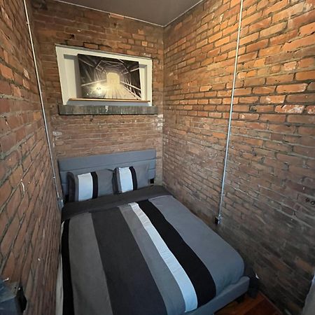2 Bedroom Stylist Apartment Detroit Exterior foto